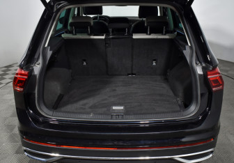 Подержанный автомобиль Volkswagen Tiguan 2021 года (21 фото)
