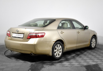 Подержанный автомобиль Toyota Camry Sedan 2007 года (5 фото)
