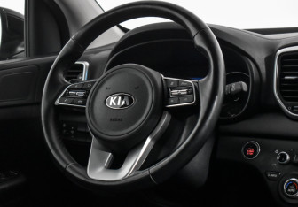 Подержанный автомобиль Kia Sportage 2021 года (15 фото)