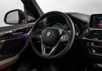 Подержанный автомобиль BMW X3 2018 года (21 фото)