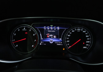 Подержанный автомобиль Hongqi H5 2022 года (15 фото)