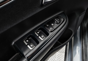 Подержанный автомобиль Kia Rio Hatchback 2018 года (10 фото)