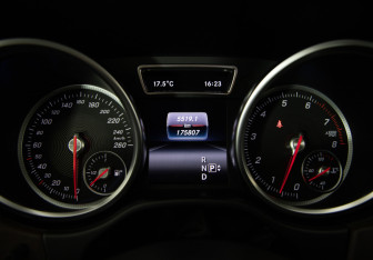 Подержанный автомобиль Mercedes-Benz GLE 2016 года (14 фото)
