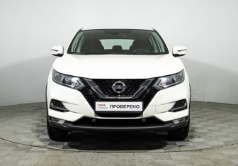Подержанный автомобиль Nissan Qashqai 2020 года (2 фото)
