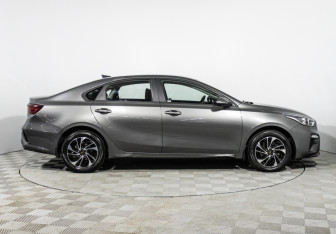 Подержанный автомобиль Kia Cerato Sedan 2020 года (4 фото)