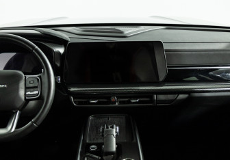 Подержанный автомобиль Haval H3 2024 года (14 фото)