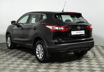 Подержанный автомобиль Nissan Qashqai 2014 года (7 фото)