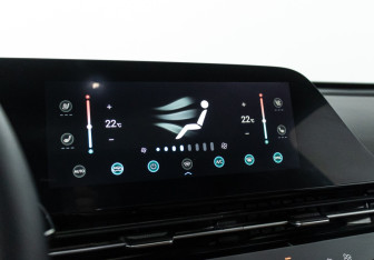 Подержанный автомобиль Omoda C5 2022 года (19 фото)