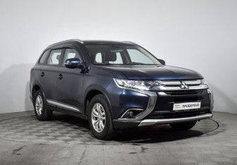 Подержанный автомобиль Mitsubishi Outlander 2017 года (3 фото)