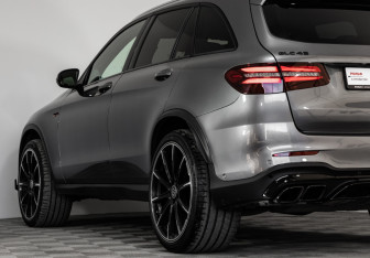 Подержанный автомобиль Mercedes-Benz GLC AMG 2016 года (10 фото)