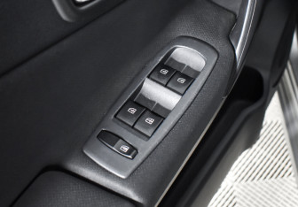 Подержанный автомобиль Renault Koleos 2013 года (10 фото)