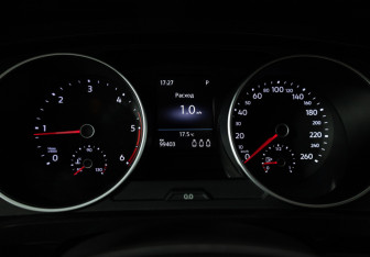 Подержанный автомобиль Volkswagen Tiguan 2017 года (12 фото)