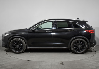 Подержанный автомобиль Infiniti QX50 2018 года (8 фото)