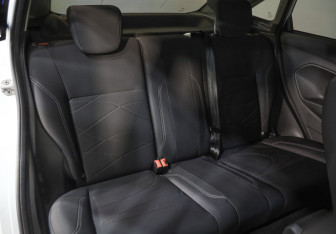 Подержанный автомобиль Ford Fiesta Sedan 2015 года (23 фото)