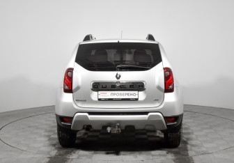 Подержанный автомобиль Renault Duster 2016 года (6 фото)