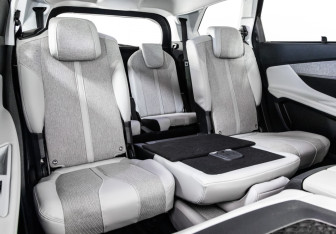 Подержанный автомобиль Peugeot 5008 Suv 2020 года (23 фото)