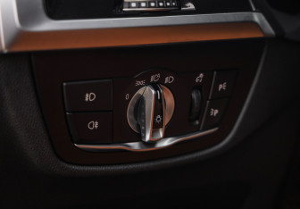Подержанный автомобиль BMW X4 2020 года (25 фото)
