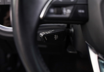 Подержанный автомобиль Audi Q3 2020 года (23 фото)