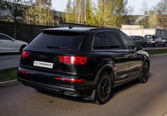 Подержанный автомобиль Audi Q7 2018 года (4 фото)