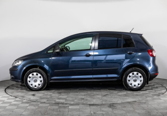 Подержанный автомобиль Volkswagen Golf Plus 2008 года (8 фото)