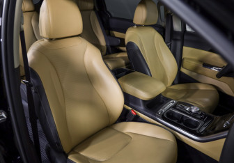 Подержанный автомобиль Kia Carnival 2021 года (28 фото)