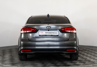 Подержанный автомобиль Kia Cerato Sedan 2019 года (6 фото)