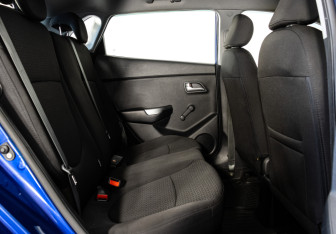 Подержанный автомобиль Kia Rio Hatchback 2012 года (14 фото)