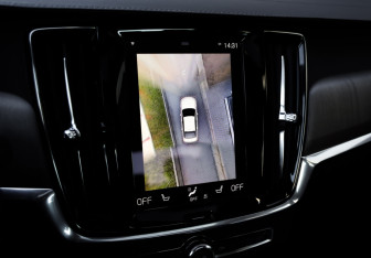 Подержанный автомобиль Volvo S90 2021 года (18 фото)