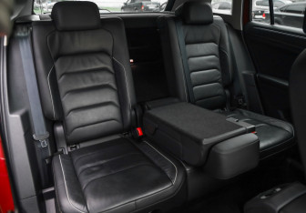 Подержанный автомобиль Volkswagen Tiguan 2018 года (31 фото)