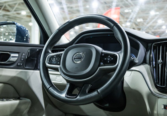 Подержанный автомобиль Volvo XC60 2019 года (17 фото)