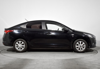 Подержанный автомобиль Hyundai Solaris Sedan 2021 года (4 фото)