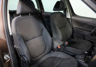 Подержанный автомобиль Skoda Yeti 2015 года (21 фото)