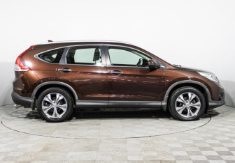 Подержанный автомобиль Honda CR-V 2013 года (4 фото)