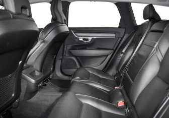 Подержанный автомобиль Volvo V90 Cross Country 2019 года (13 фото)