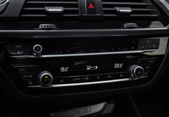 Подержанный автомобиль BMW X3 2019 года (22 фото)
