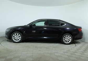 Подержанный автомобиль Skoda Superb Liftback 2019 года (9 фото)