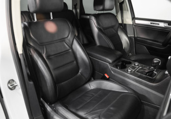 Подержанный автомобиль Volkswagen Touareg 2015 года (24 фото)