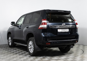 Подержанный автомобиль Toyota Land Cruiser Prado 2014 года (7 фото)