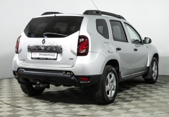 Подержанный автомобиль Renault Duster 2015 года (5 фото)