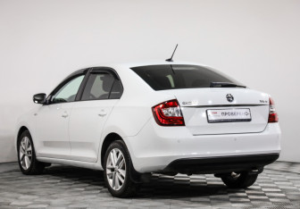 Подержанный автомобиль Skoda Rapid Liftback 2019 года (7 фото)