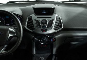 Подержанный автомобиль Ford EcoSport 2016 года (14 фото)