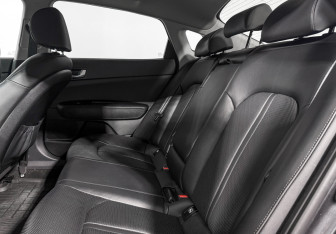Подержанный автомобиль Kia Optima Sedan 2017 года (12 фото)