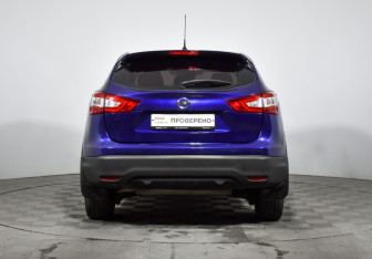 Подержанный автомобиль Nissan Qashqai 2014 года (6 фото)