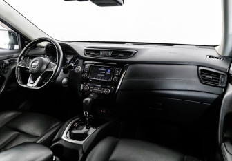 Подержанный автомобиль Nissan X-Trail 2020 года (9 фото)