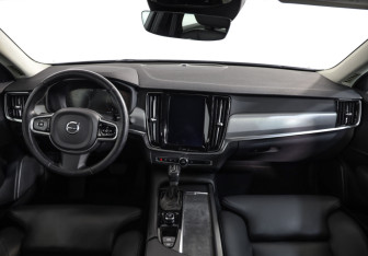 Подержанный автомобиль Volvo S90 2018 года (9 фото)