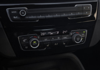 Подержанный автомобиль BMW X1 2019 года (16 фото)