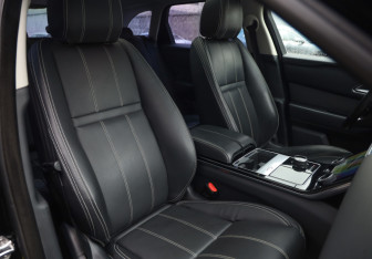 Подержанный автомобиль Land Rover Range Rover Velar 2019 года (25 фото)
