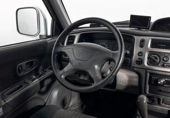 Подержанный автомобиль Mitsubishi Pajero Sport 2008 года (14 фото)