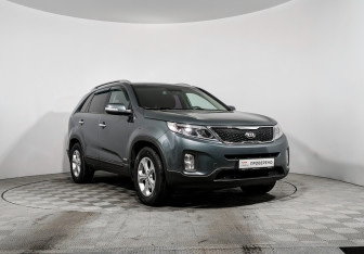 Подержанный автомобиль Kia Sorento 2013 года (3 фото)