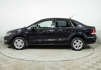 Подержанный автомобиль Volkswagen Polo Sedan 2017 года (8 фото)